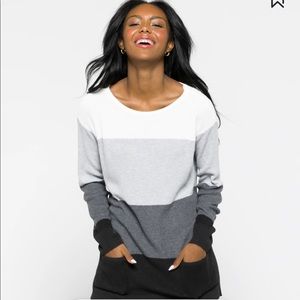 Vince Camuto block sweater with pockets